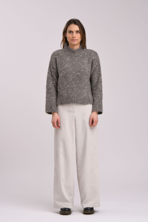 Humility Sweater HI-PU-CORTO TAUPE Humility Sweater HI-PU-CORTO TAUPE